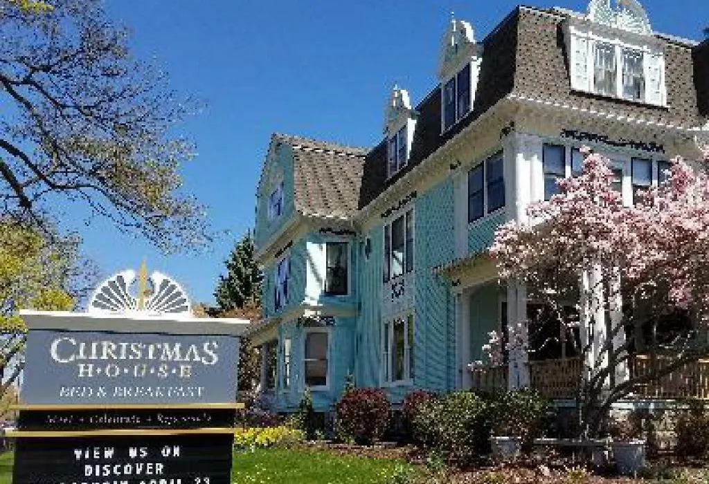 Christmas House Bed & Breakfast-1